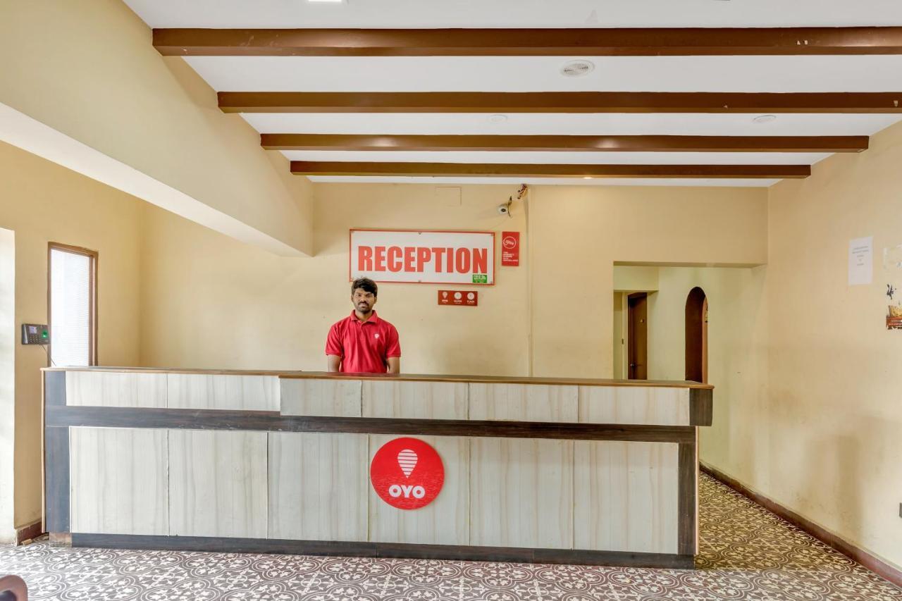 Oyo Flagship 2207 Hotel Transit ไฮเดอราบัด ภายนอก รูปภาพ