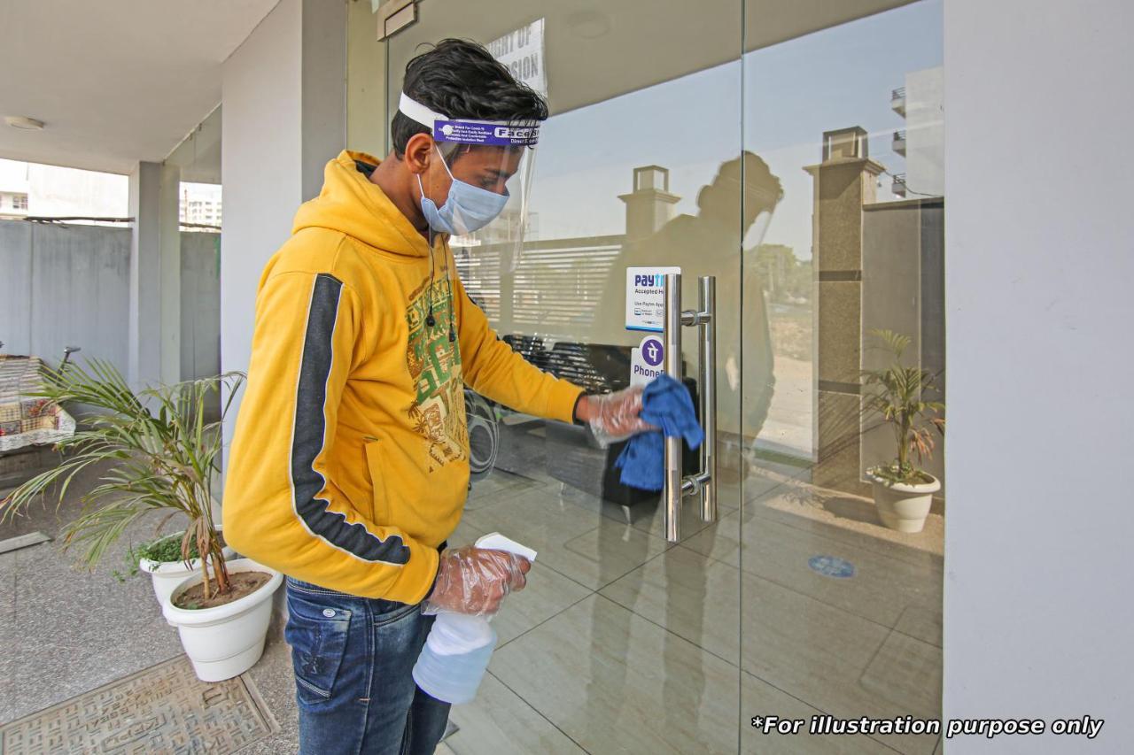 Oyo Flagship 2207 Hotel Transit ไฮเดอราบัด ภายนอก รูปภาพ