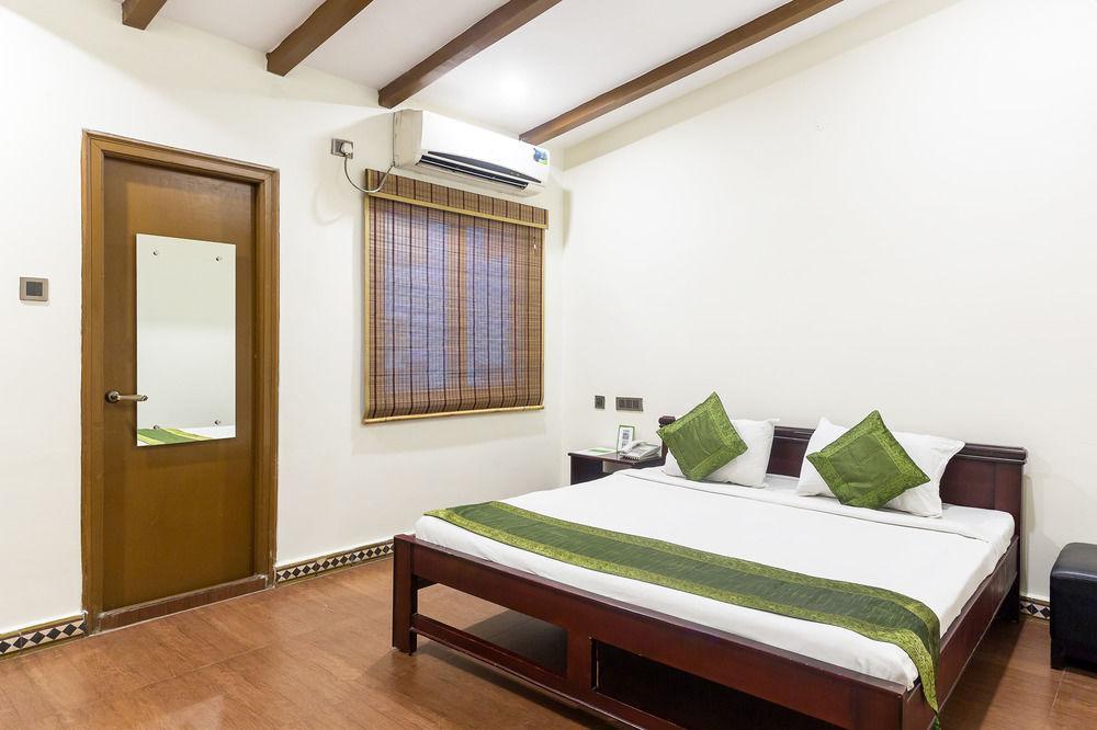 Oyo Flagship 2207 Hotel Transit ไฮเดอราบัด ภายนอก รูปภาพ
