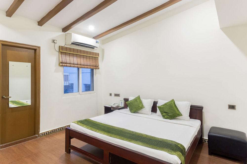 Oyo Flagship 2207 Hotel Transit ไฮเดอราบัด ภายนอก รูปภาพ